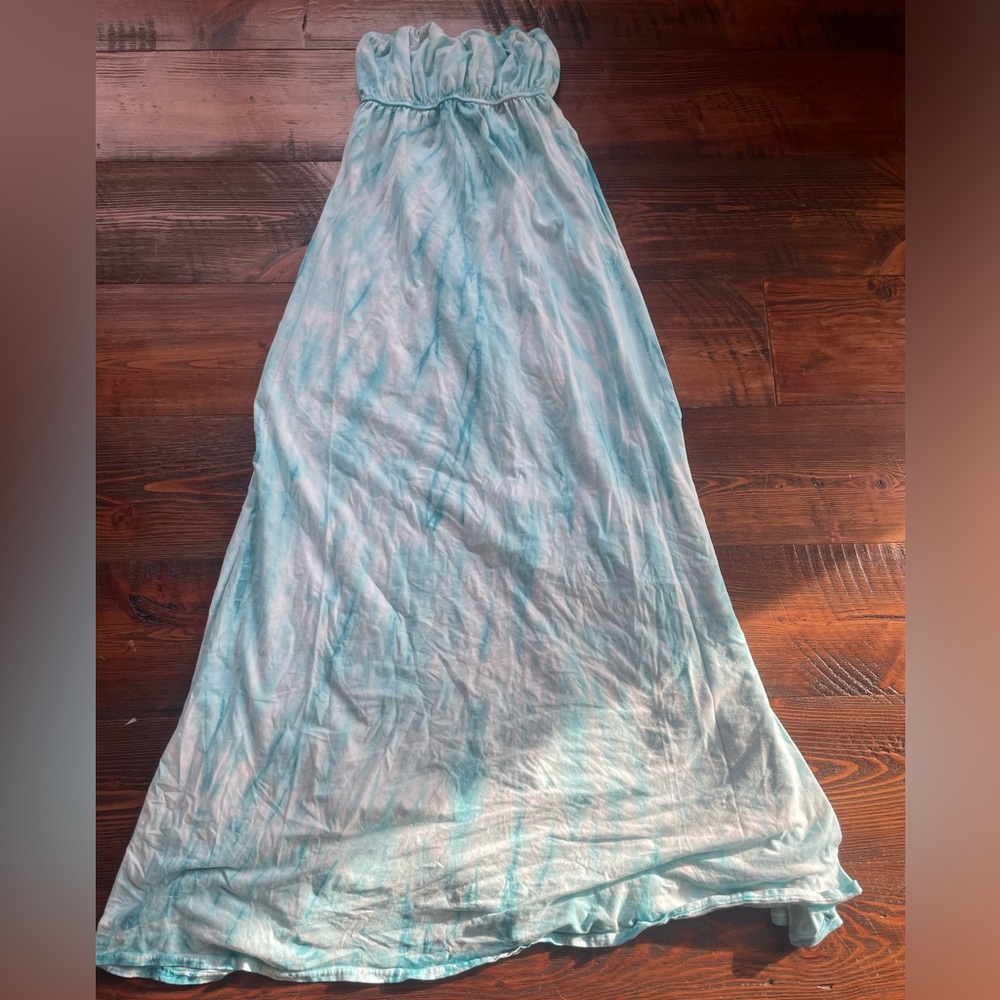 Hard tail strapless maxi